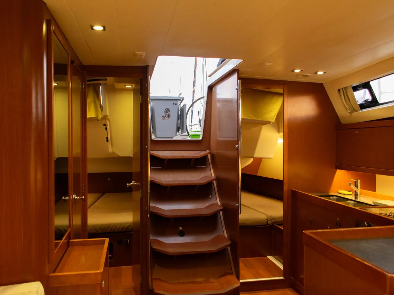 Forward cabin aboard Beleza