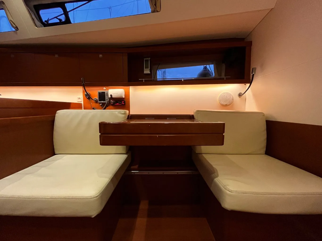 Saloon table and seating aboard Beleza